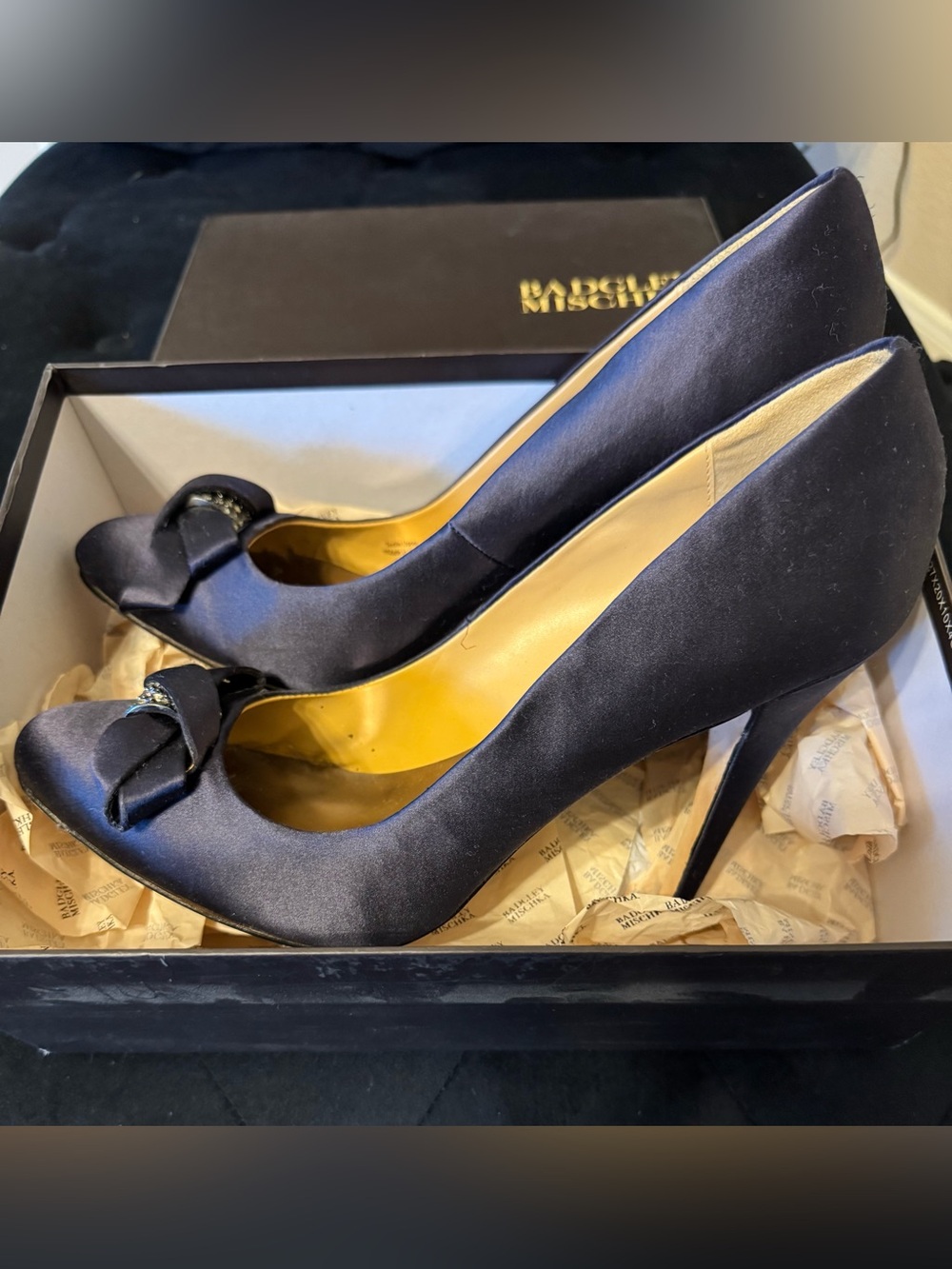Badgley Mischka Opel Navy Satin Crystal
Peep Toe Pumps Heels Size 10